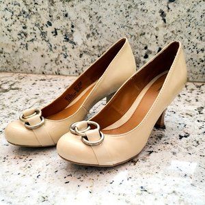 Croft&Barrow  Size 8 ,tan. 3 inch heels
